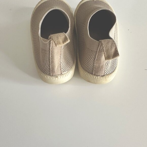 EURO BRAND SLIP ON IVORY BEIGE SNEAKER | EUC - Picture 2 of 3